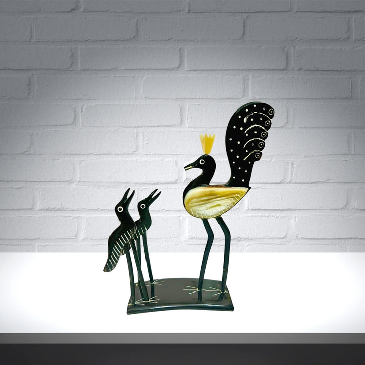 Horn Craft | Peacock Feeding Babies (Black and Grey) - Taalapatra