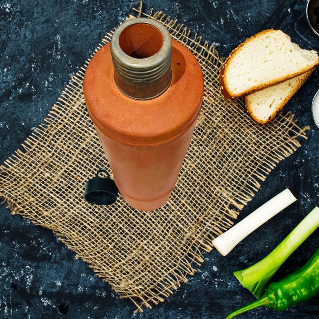 Handcrafted Terracotta | Earthen Water Bottle (Design 1) - Taalapatra